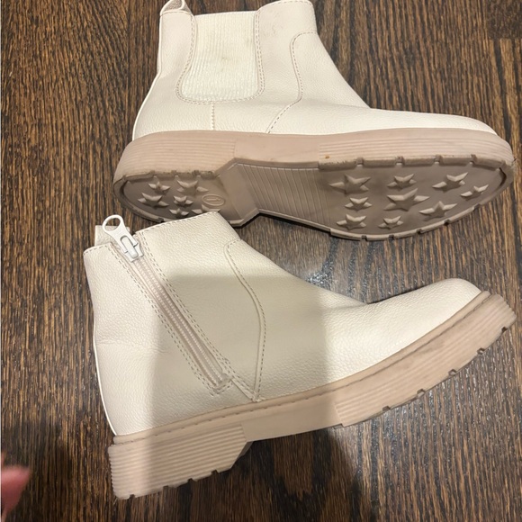 Cream Bootie size 1 Girls - Picture 4 of 5